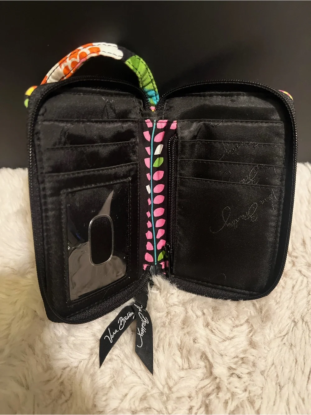 Vera Bradley Va Va Apple Bloom Bright Floral Quilted Phone Wristlet